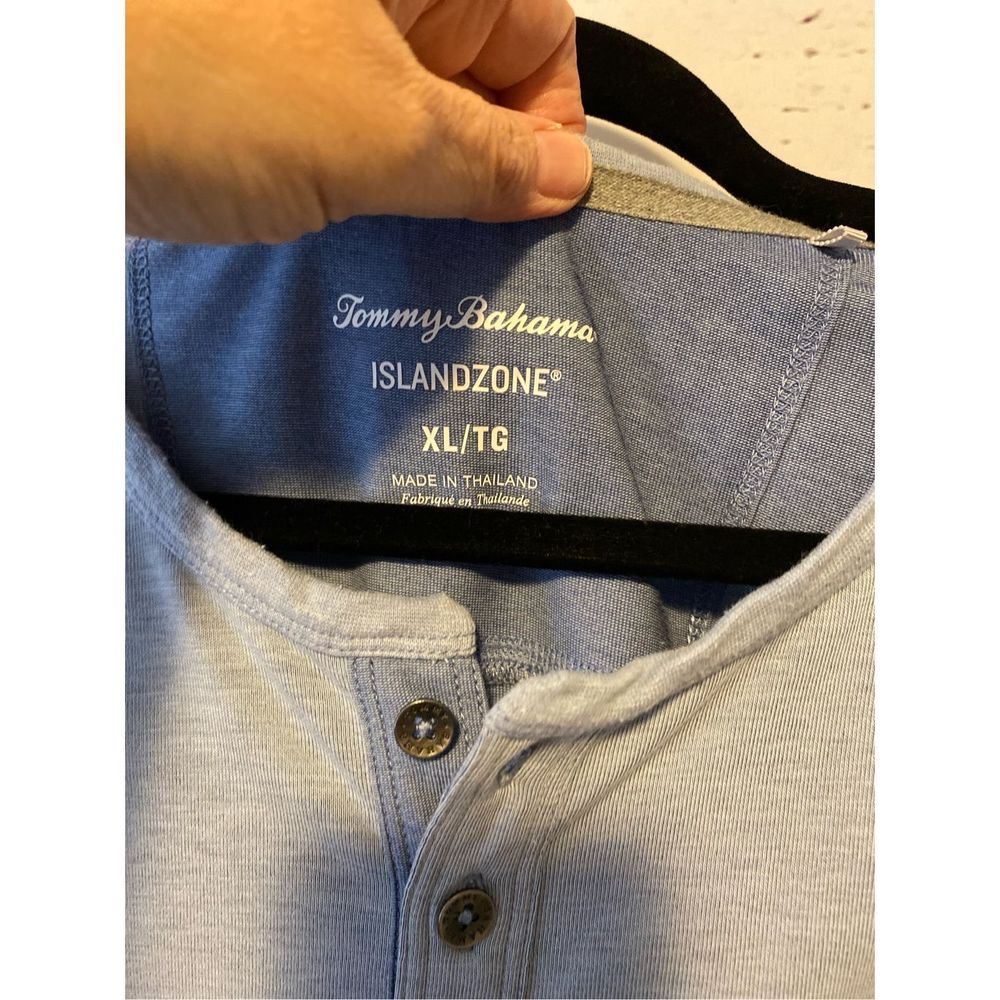 Tommy Bahama Gray Henley Size XL - Picture 2 of 5